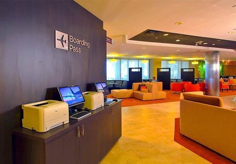 מלון Courtyard By Marriott New York Laguardia Airport מסעדה תמונה