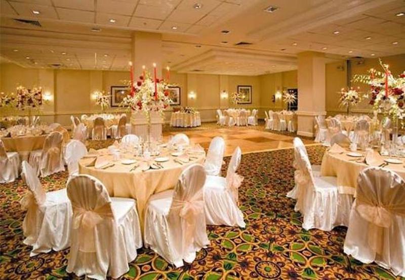 מלון Courtyard By Marriott New York Laguardia Airport מסעדה תמונה