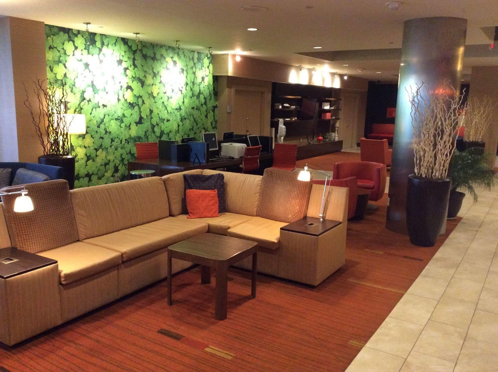 מלון Courtyard By Marriott New York Laguardia Airport מראה חיצוני תמונה