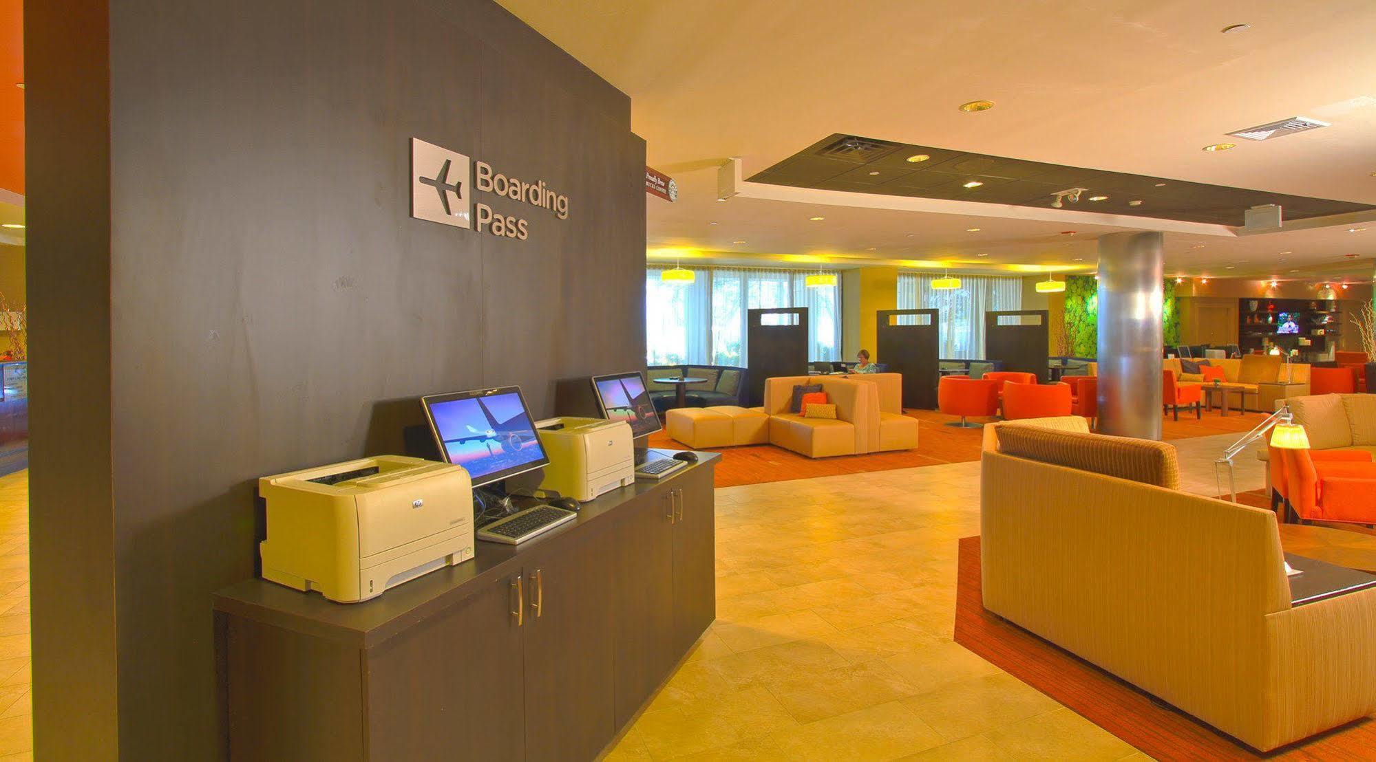 מלון Courtyard By Marriott New York Laguardia Airport מראה חיצוני תמונה
